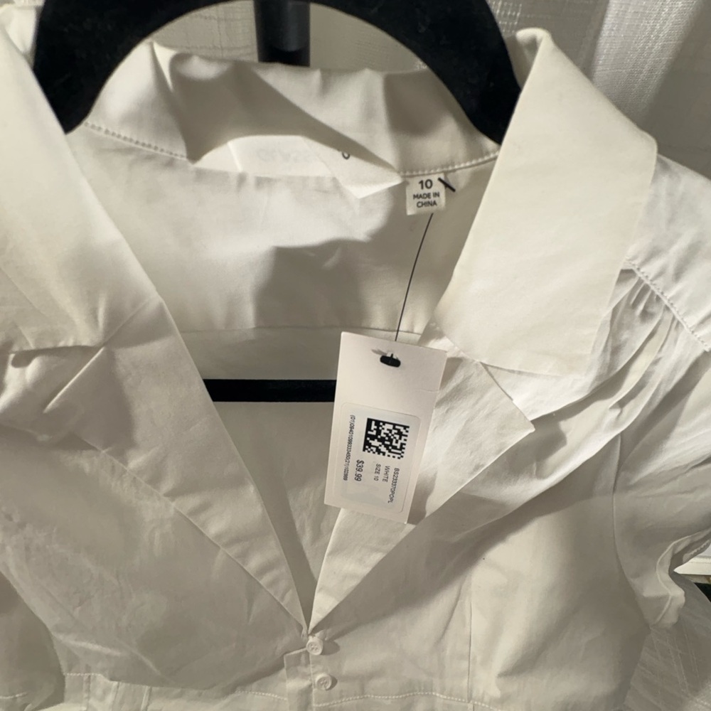 White Short-Sleeve Button-Front Blouse - Picture 3 of 3